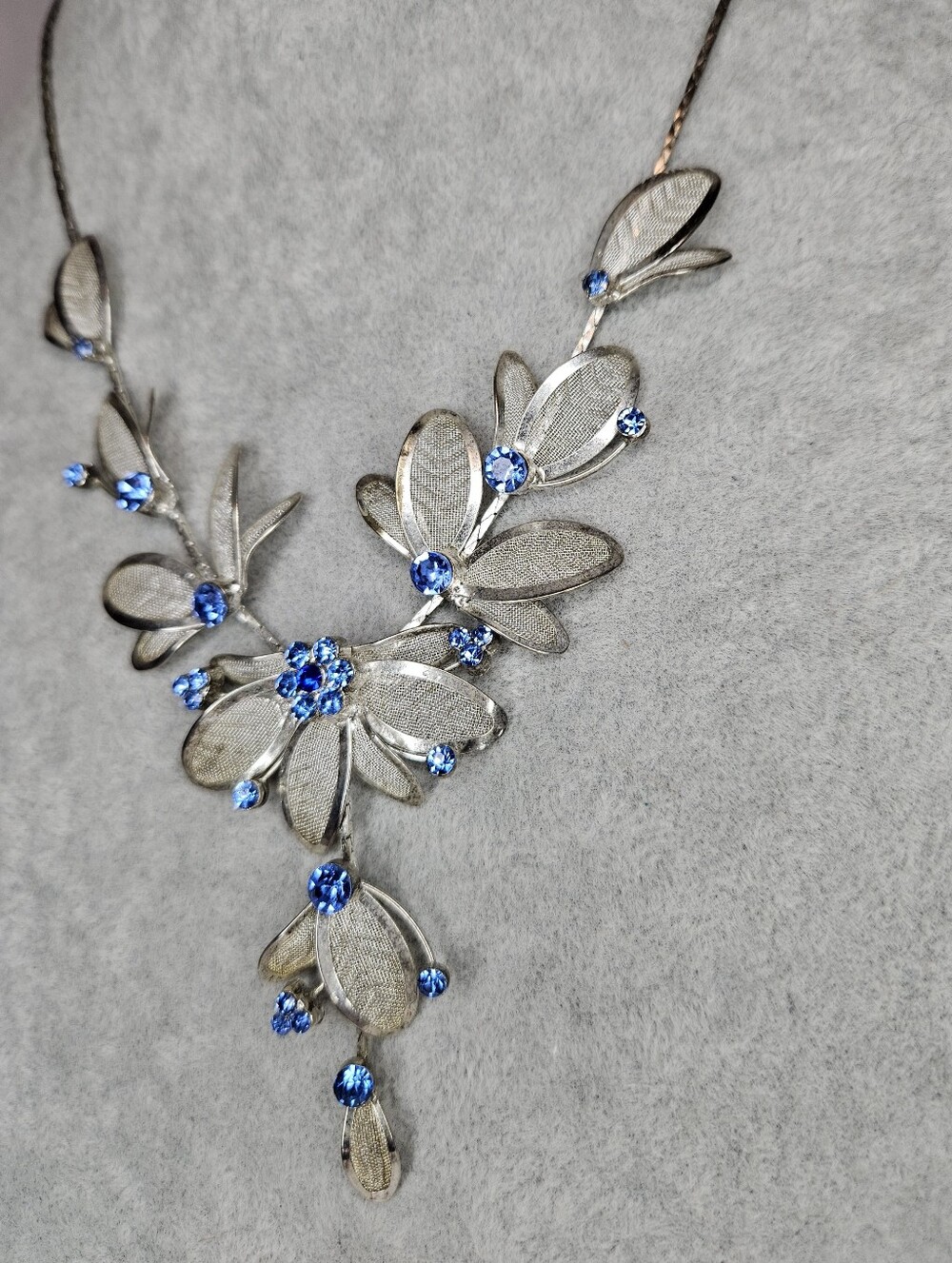 Rosemarie Collections Silver Mesh Leaf Floral Statement Bib Necklace Blue Gem View 2